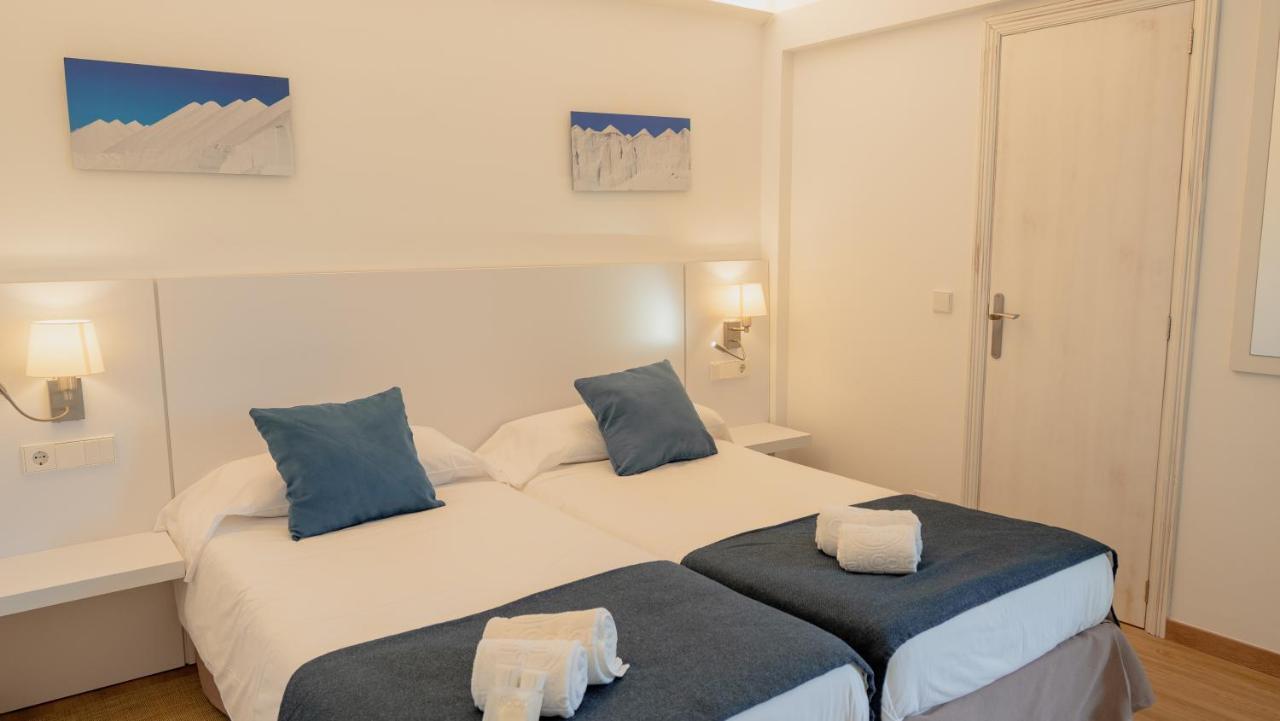 Hotel Colonial Colonia de Sant Jordi Екстериор снимка
