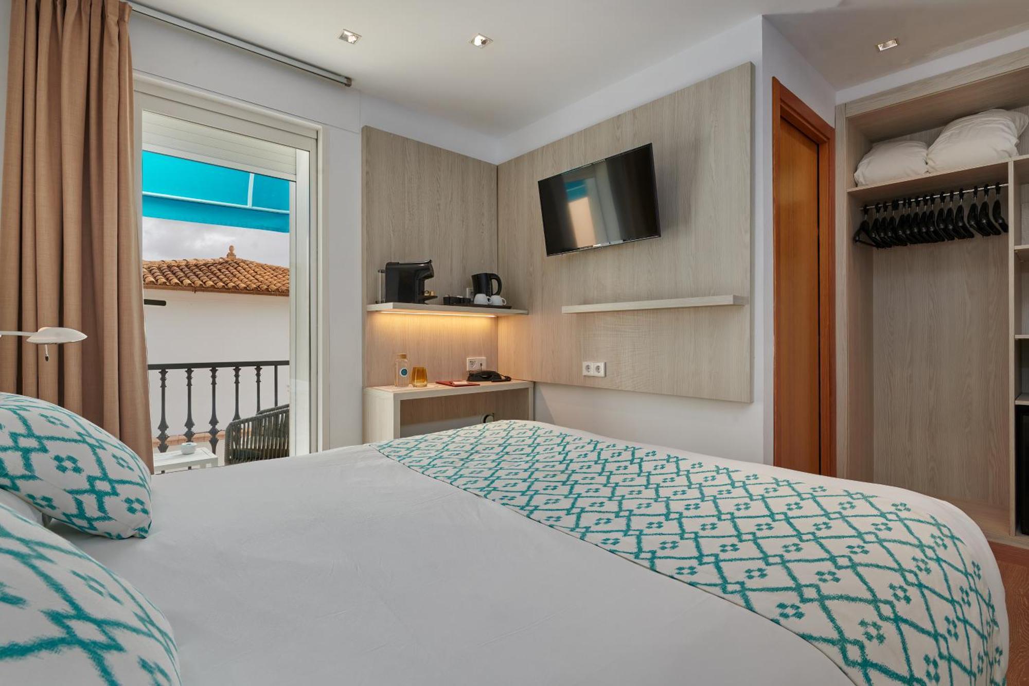 Hotel Colonial Colonia de Sant Jordi Екстериор снимка